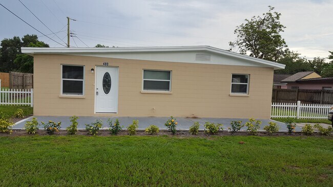 Building Photo - 480 Garden Dr S
