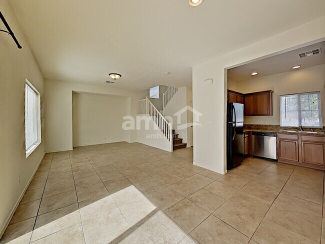 Foto del edificio - 1020 Maple Pines Ave