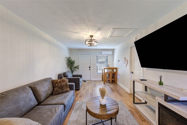 Foto del edificio - 3201 Westridge St