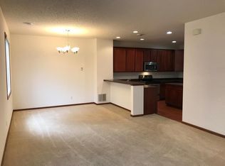 Building Photo - 900 Willow Glen Dr