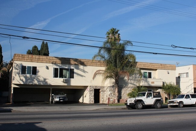 Building Photo - 14835 Vanowen St