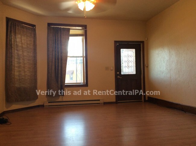Foto del edificio - 328 S 17th St