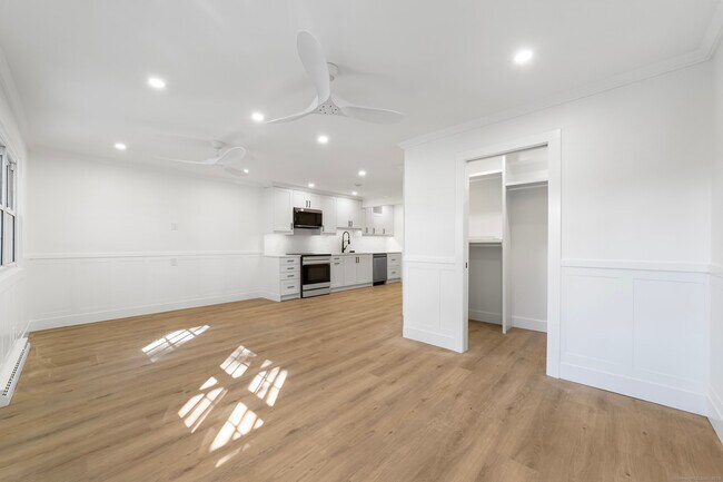 Foto del edificio - 245 Unquowa Rd