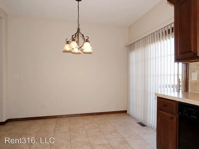 Foto del edificio - 9820 E 19th St N