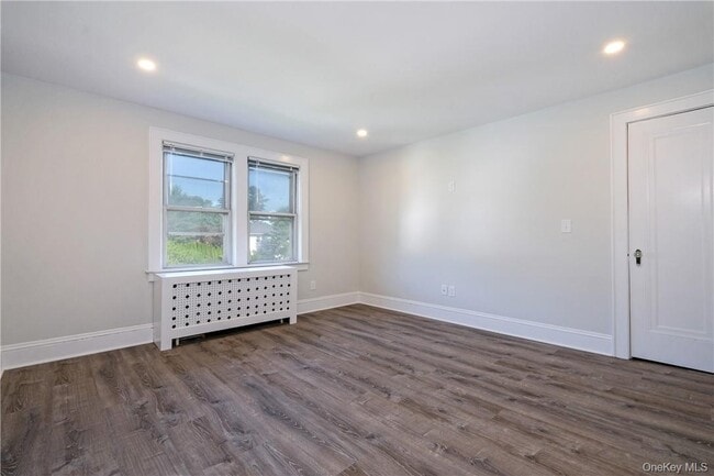 Building Photo - 56 Maple Ave