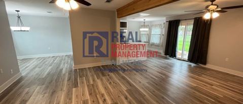 Building Photo - 1005 College Ave