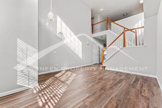 Building Photo - Spacious Home with Fenced Yard, AC, and 2 ...