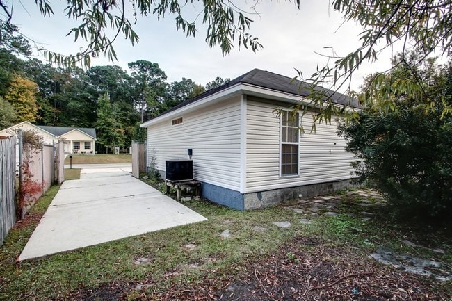 Building Photo - 1326 Eagle Crest Dr
