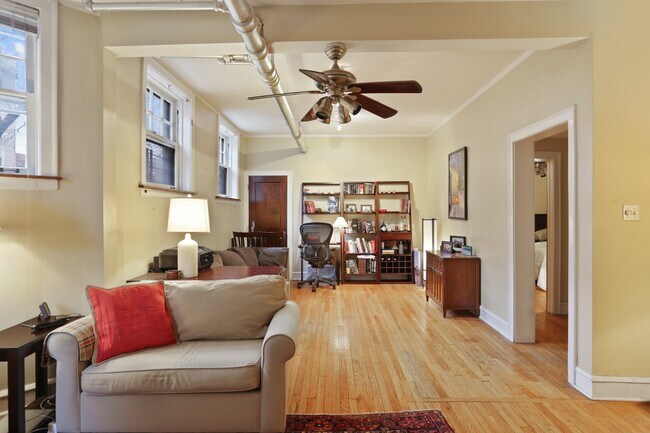 Building Photo - 4846 N Paulina St