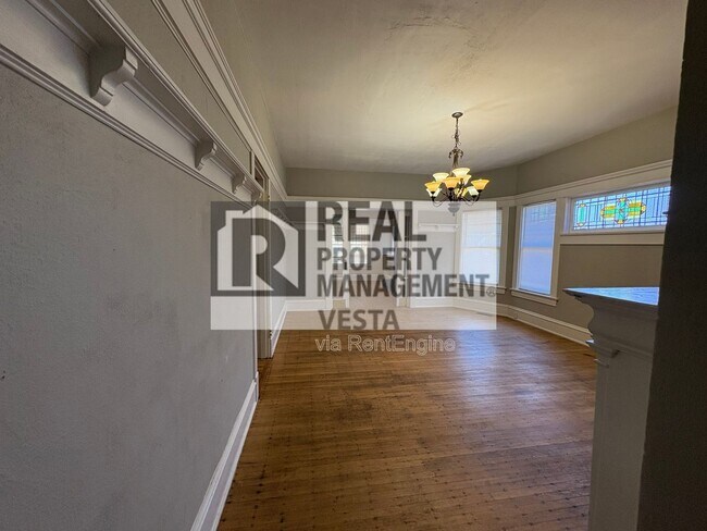 Foto del edificio - 2585 Napier Ave