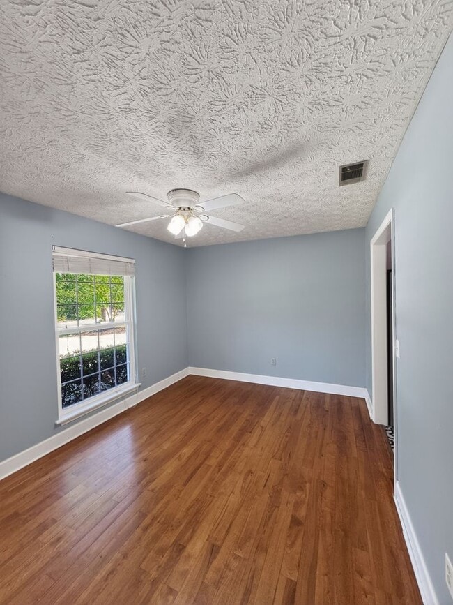Building Photo - 454 Floyd Cir