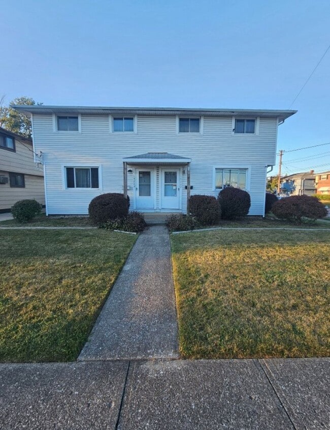 Building Photo - 15202 Aldene Ave