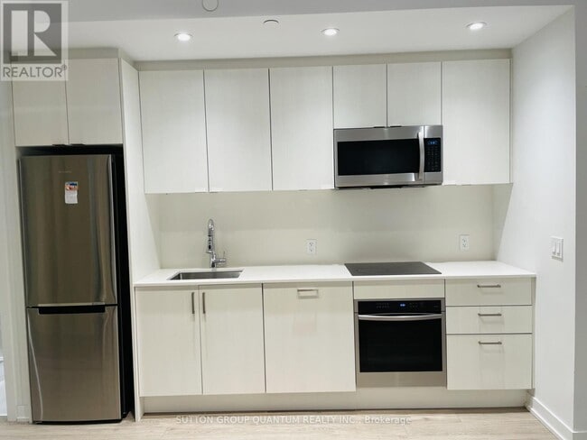 Building Photo - 1928 Lake Shore Blvd W