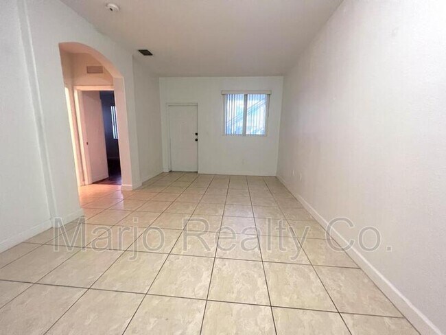 Foto del edificio - 1536 SE 26th St
