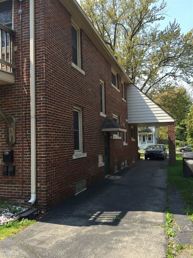 344 Neff Rd, Grosse Pointe, MI 48230 Condo for Rent in Grosse Pointe