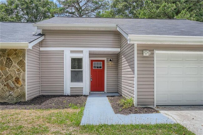 Building Photo - 1150 Chapman Cir