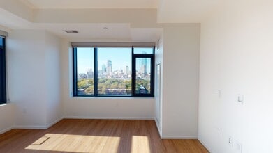 Interior Photo - 345 Harrison