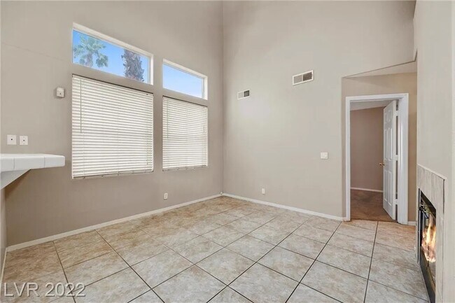 Building Photo - 2221 Ramsgate Dr