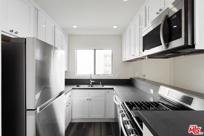 Foto del edificio - 6212 Fulton Ave