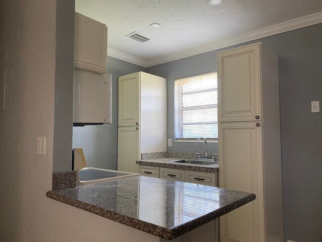 Kitchen & Counter - 778 SW 2nd Ave House