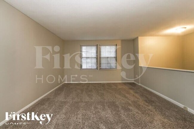 Foto del edificio - 5801 Somers Dr