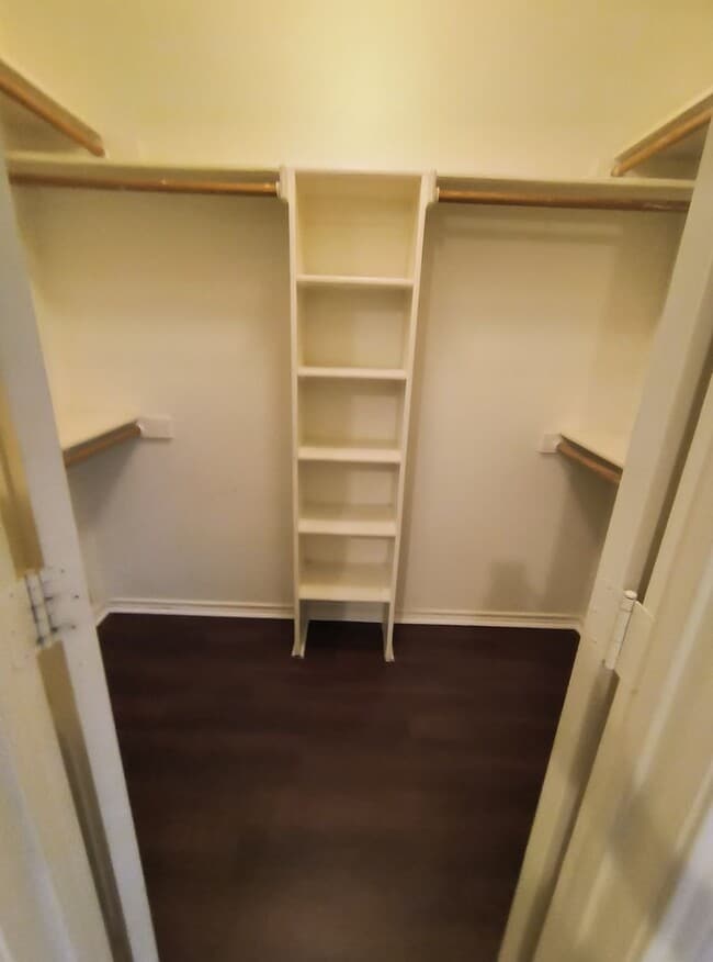 Building Photo - Beautiful 3-Bedroom, 2-Bath Home with Attached Garage and Prime Location