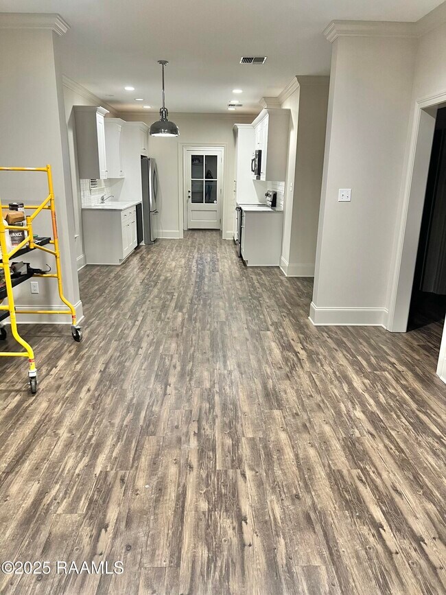 Foto del edificio - 1317 Creighton Broussard Rd