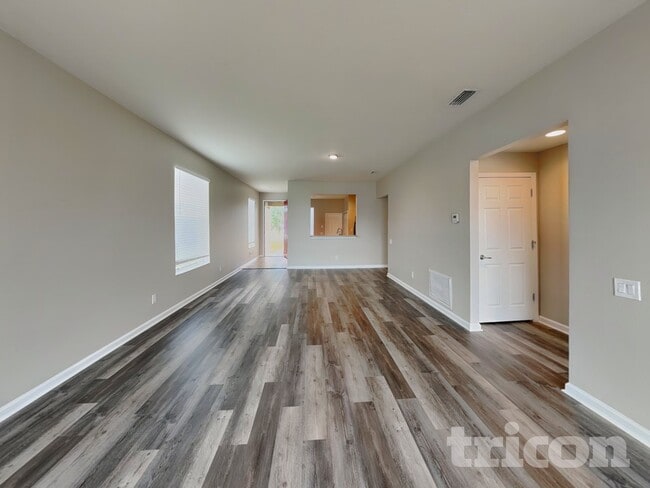 Building Photo - 5010 98th Ave E