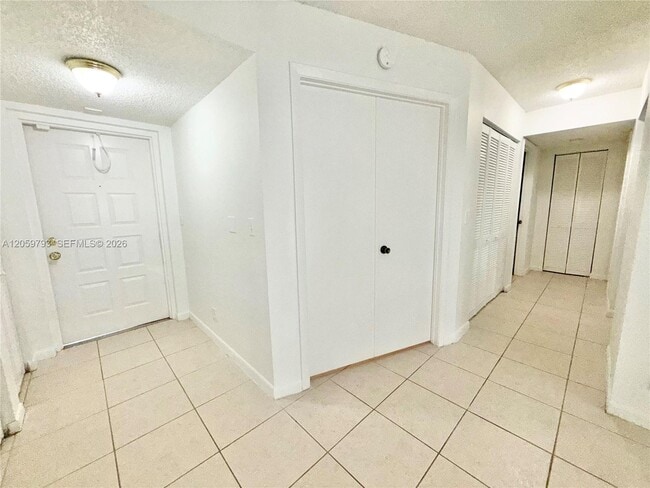 Foto del edificio - 9755 Westview Dr