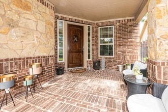 Building Photo - 6 Camplight Court