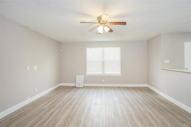 Building Photo - 14606 Oak Leaf Loop