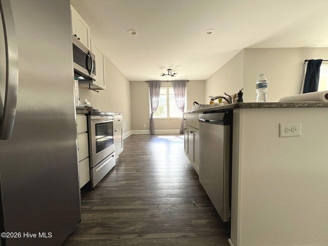 Building Photo - 203 S Pine St