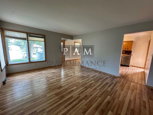 Building Photo - 2517 W Halsey Ave