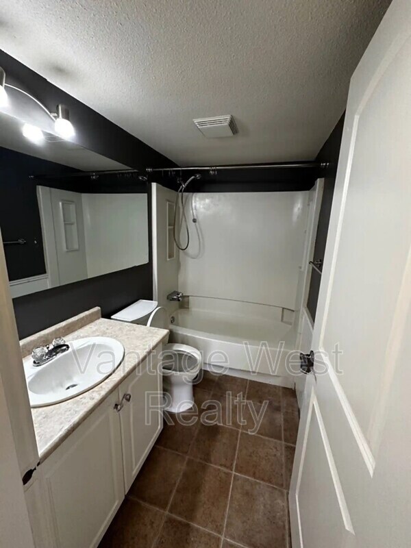 Photo du bâtiment - 3160-3160 De Montreuil Ct