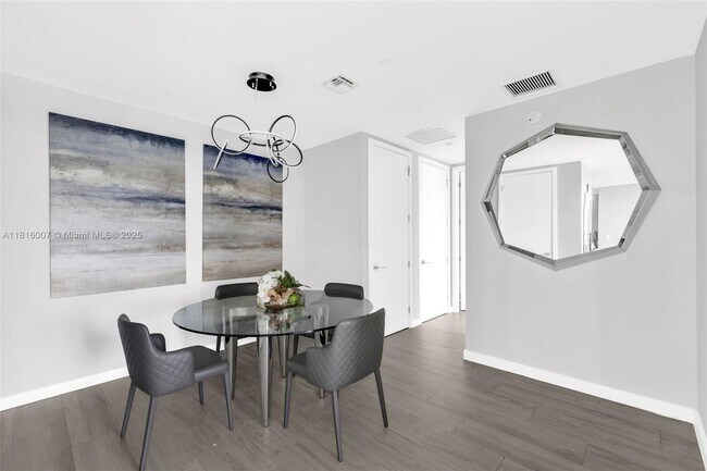 Foto del edificio - 2831 S Bayshore Dr