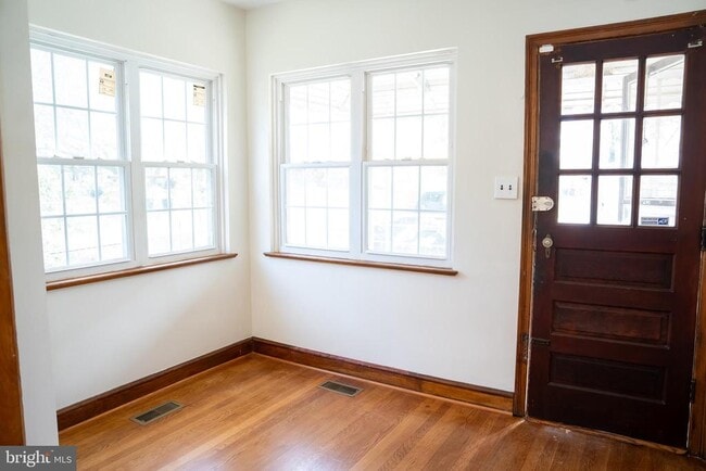 Foto del edificio - 110 Van Buren St NW