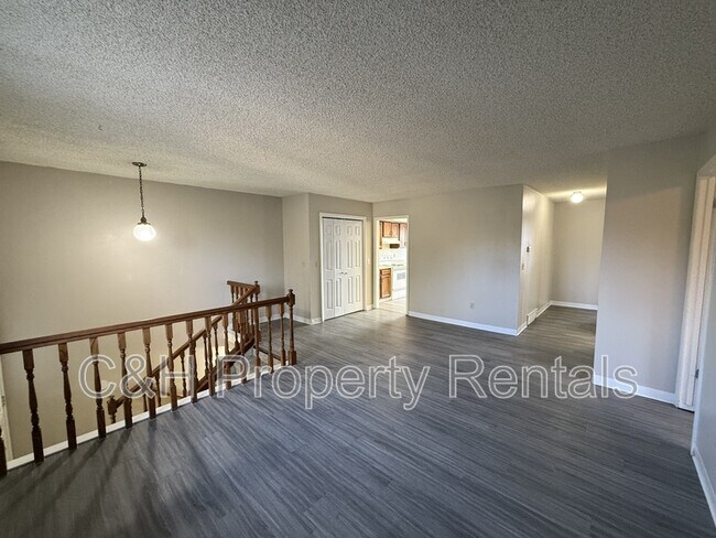 Building Photo - 2314 Rosebud Dr
