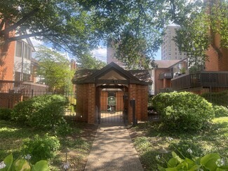 Building Photo - 4444 Lindell Blvd