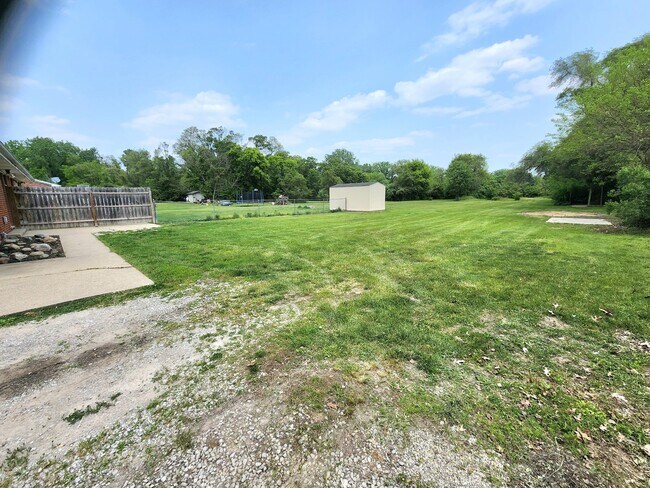 Foto del edificio - 10143 Carpenter Rd