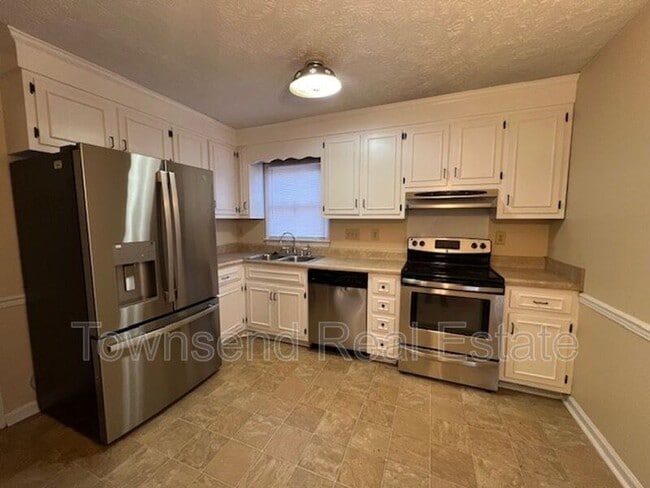 Foto del edificio - 3330 Crosswinds Dr