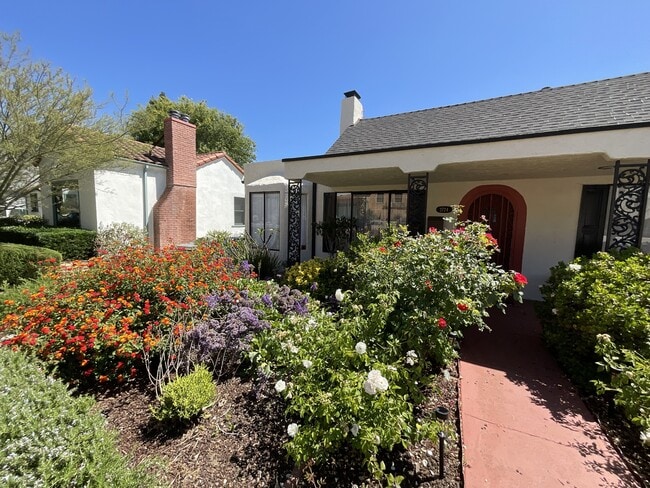 Building Photo - 2724 Locksley Pl