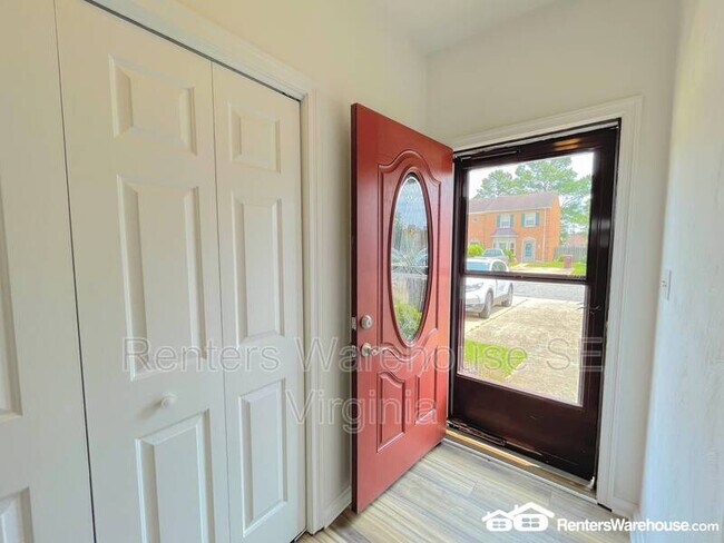 Building Photo - 630 Creekside Ct