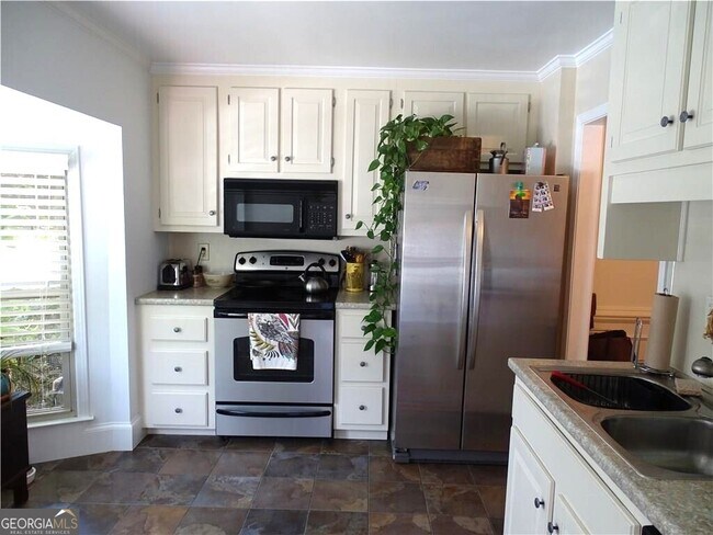 Building Photo - 410 Forestgate Ct