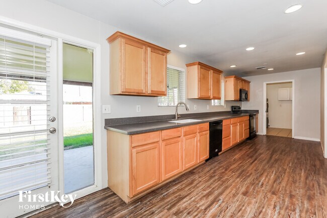 Foto del edificio - 1010 W 4th Pl