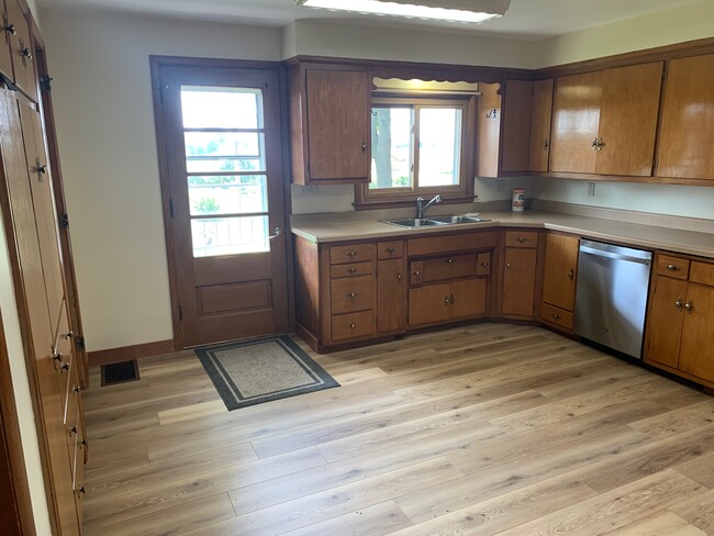 Building Photo - 10584 County Rd I