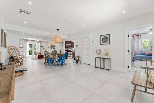 Foto del edificio - 38 NE 50th St