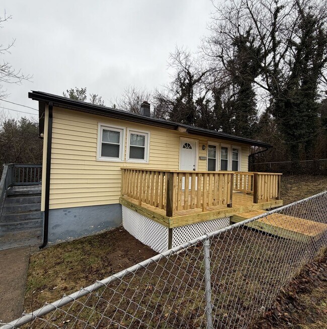 Foto del edificio - 1810 Laurel St