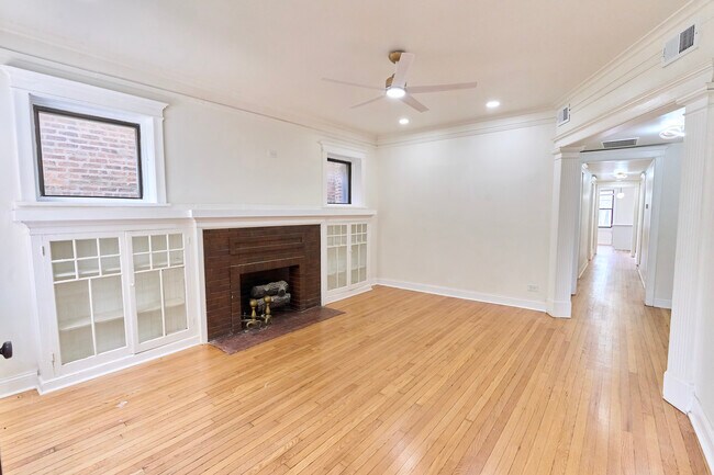 Foto del edificio - 6142 S Rhodes Ave