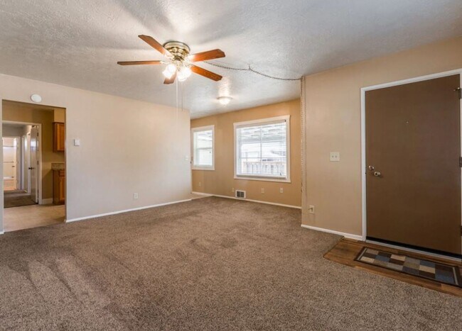 Foto del edificio - 410-12 Harrison St, Newberg