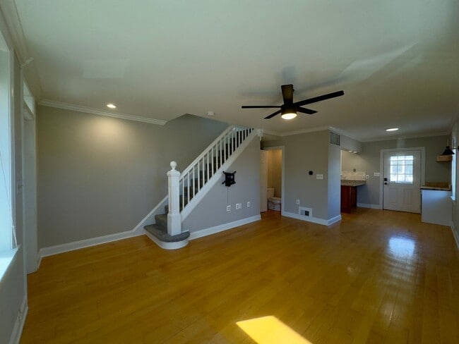 Foto del edificio - Charming 2 Bedroom/1.5 Bathroom Townhome in Locust Point, MD!